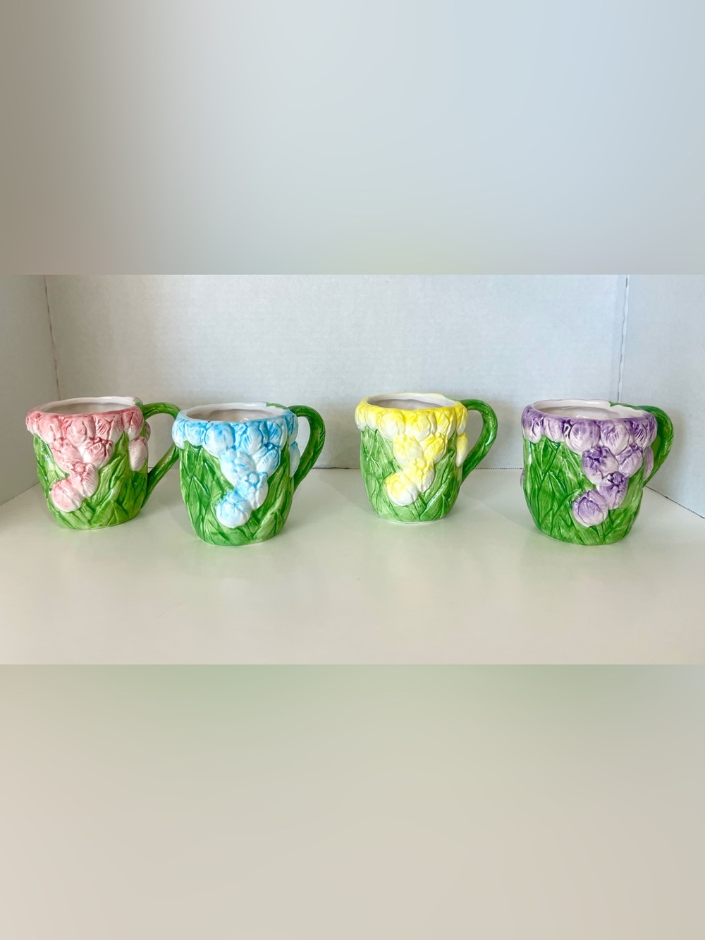 Enesco Gift Gallery Ceramic Majolica Tulip Cottage Ware Coffee Mugs. Set of 4